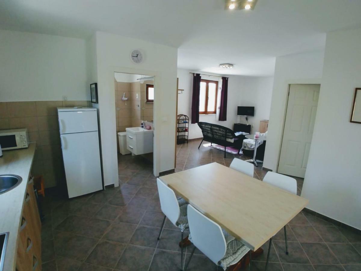 Abba Apartment Sveti Lovreč Pazenatički Eksteriør bilde